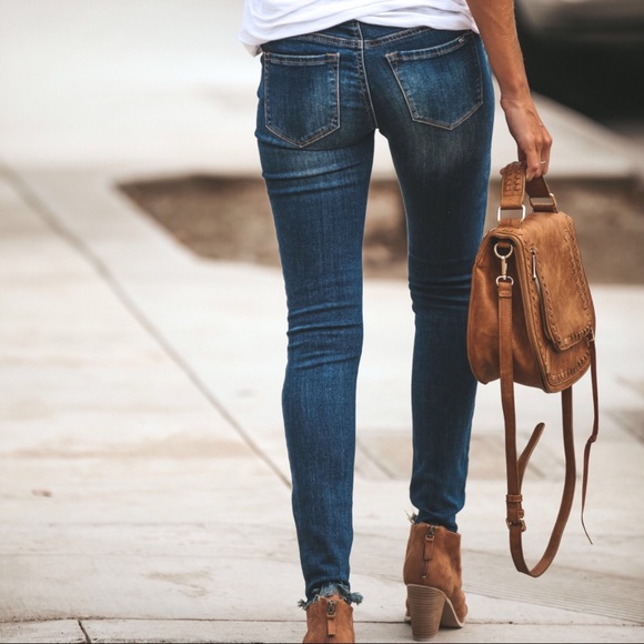 CLEARANCE-FIRM‼️Lizzy Distressed Skinnies - Picture 5 of 8